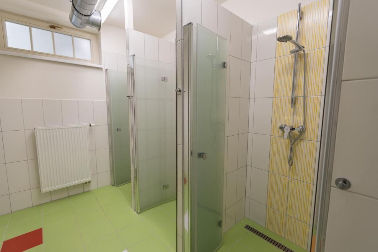 Capsule Hostel Andel Centre Spirit Praga Exterior foto